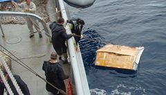 Záchranáři vytahují z oceánu trosky letadla Air France | na serveru Lidovky.cz | aktuální zprávy